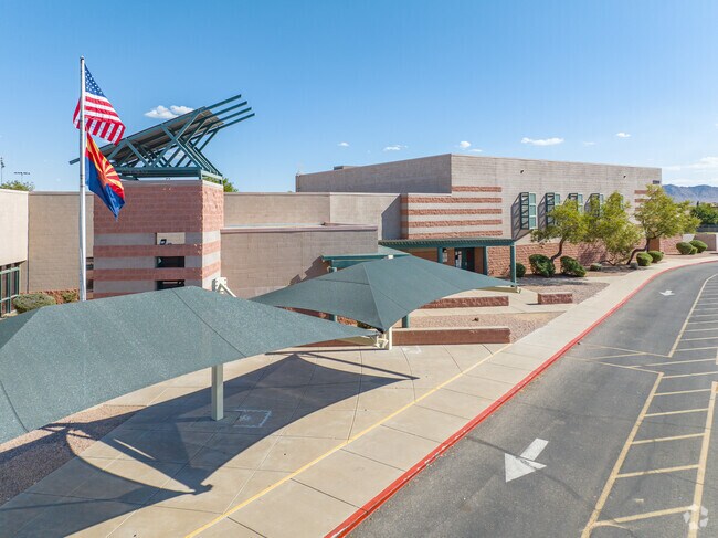 Desert Mountain Elementary offers after-school clubs and an A-minus Niche rating.