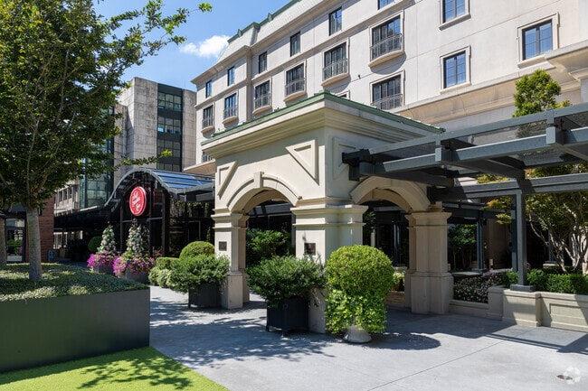 Atlas restaurant in North Buckhead offers upscale seasonal cuisine.