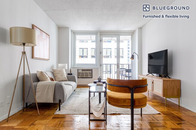 La Premier Apartments unit FL19-ID507, New York, NY 10019 - photo 2