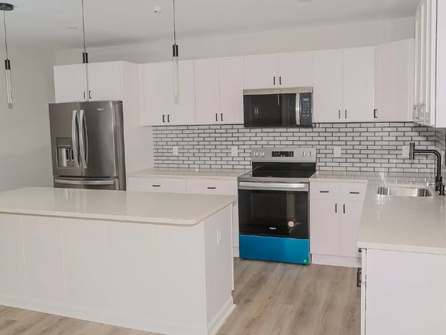 8906 Chestnut Ave, Bowie, MD 20720 - photo 3