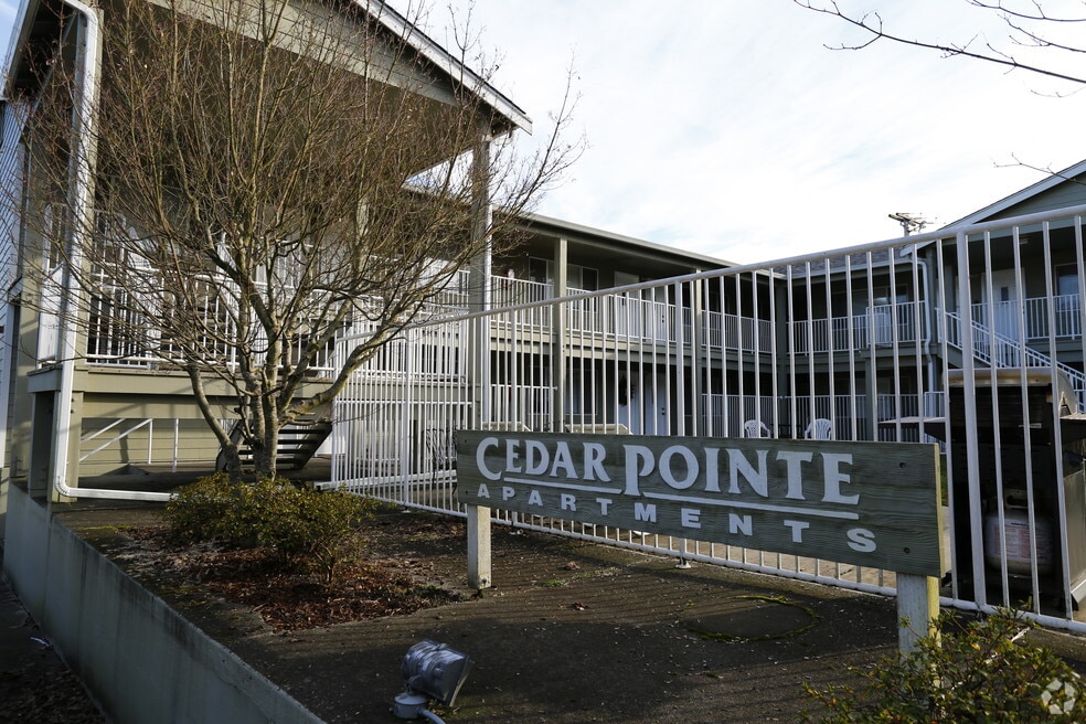 Cedar Pointe Apts