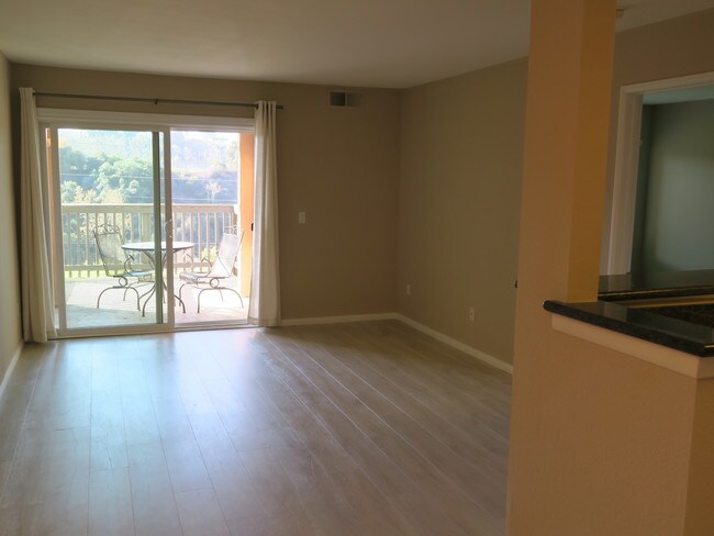 7120 Shoreline Dr unit 2112, San Diego, CA 92122 - photo 2