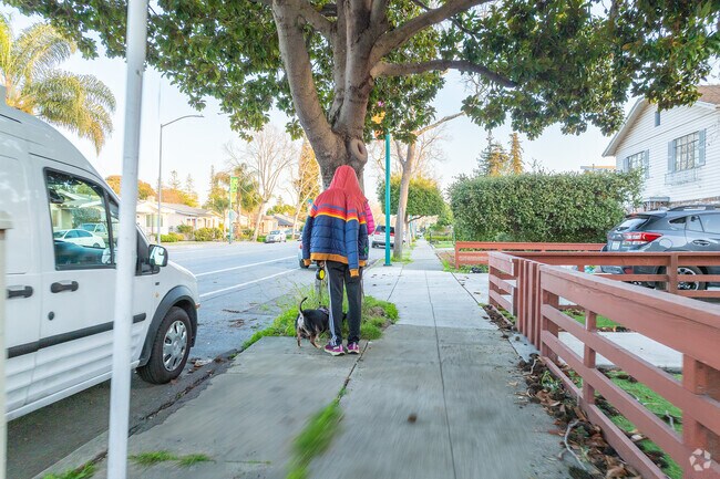 Durant Manor has walkable streets and sidewalks.
