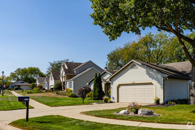 Council Oak communities often feature well-maintained sidewalks and pleasantly decorated homes.