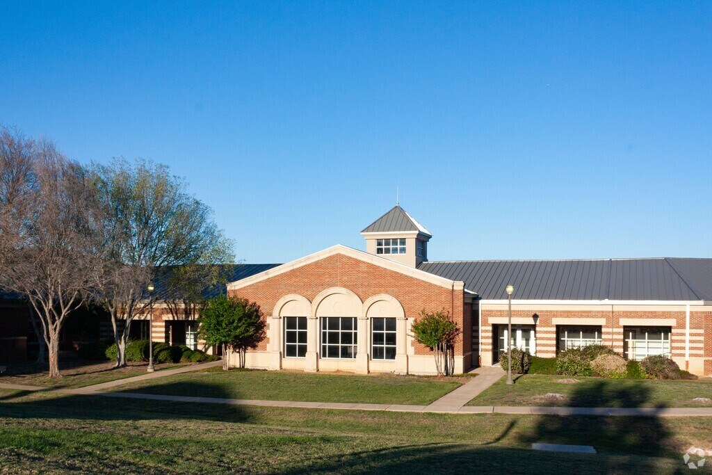 Bluebonnet Elementary School serves students in the Summerfields community.