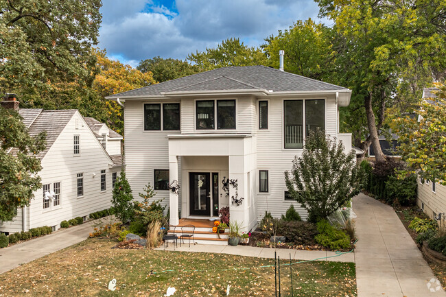 Stately homes can be found in the Morningside neighborhood.