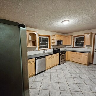 459 E 5th St, Mount Vernon, NY 10553