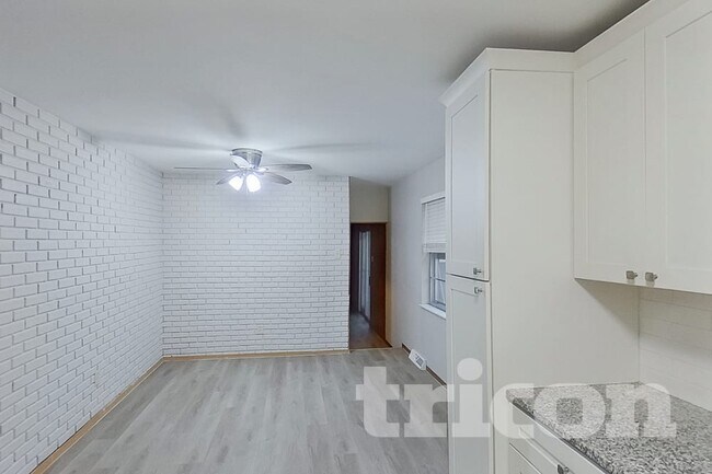 1546 Grant Dr, Saint Charles, MO 63303 - photo 5