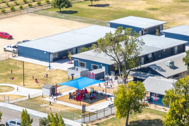 The campus of Lone Star Elementary School in Fresno County.