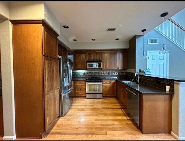 10585 Parkington Ln, Highlands Ranch, CO 80126 - photo 3