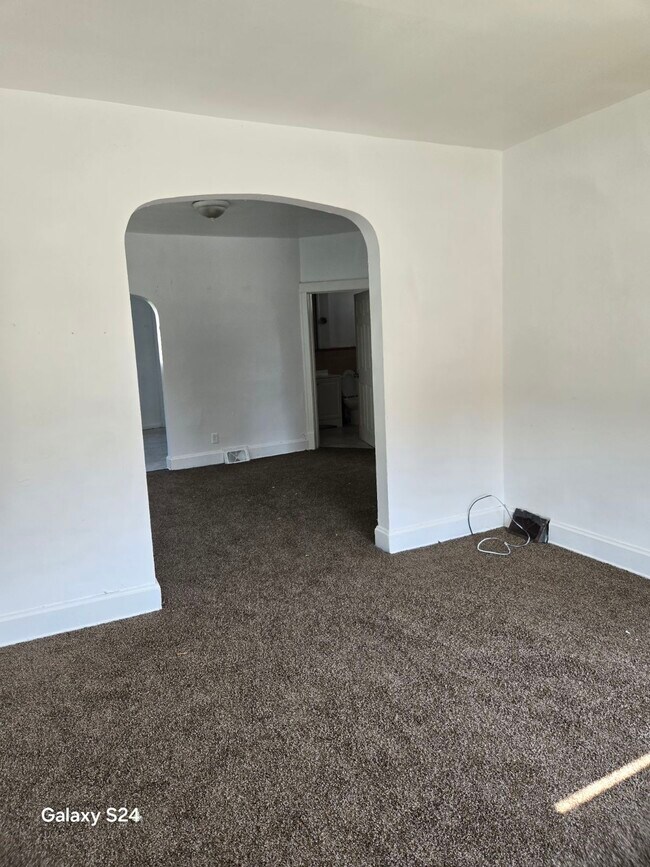 1135 Woodville Rd, Toledo, OH 43605 - photo 7