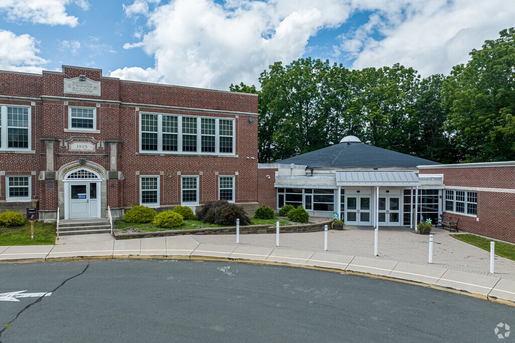 Tariffville Elementary School is ranked #2 among elementary schools in Simsbury.