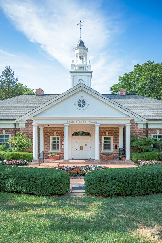 About Ladue Schools, Demographics, Things to Do