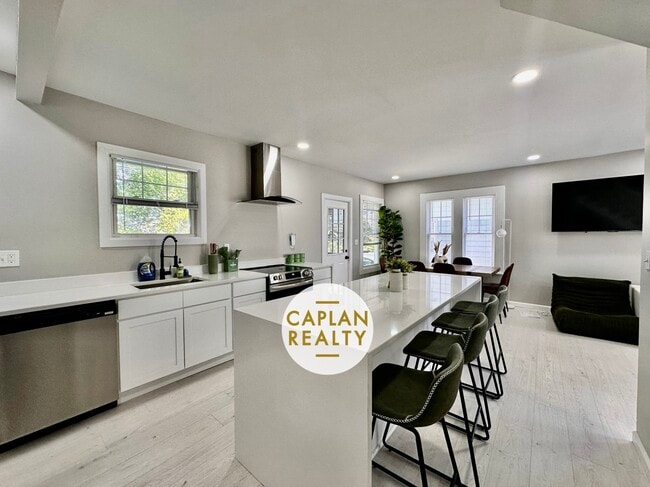 430 Lighthouse Rd, New Haven, CT 06512 - photo 3