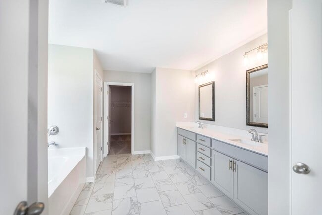 201 Bald Cypress Dr 25.jpg