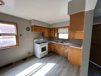 4650 N 68th St Unit Lower, Milwaukee, WI 53218