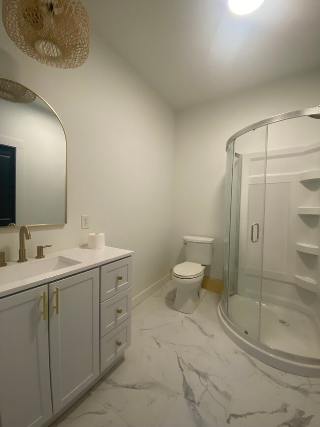 105 1/2 W Laporte St unit 1/2, Plymouth, IN 46563 - photo 4