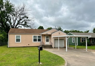 1613 Center Ln, Muskogee, OK 74403