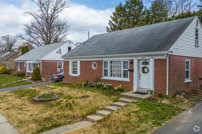 Single story ranchers provide an open floor living concept in Prospect Heights.