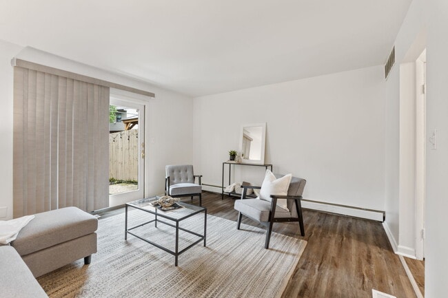 106 Tarryton Ct E, Columbus, OH 43228 - photo 3