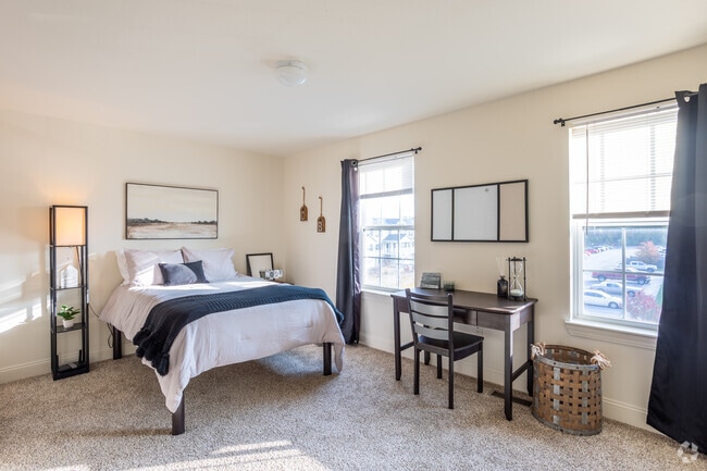 4BR, 4.5BA - 2000SF, First Bedroom