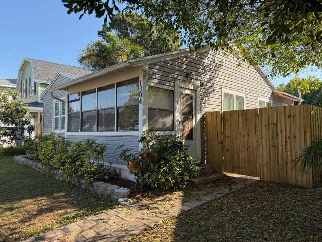 1304 17th Ave N, Saint Petersburg, FL 33704 - photo 2