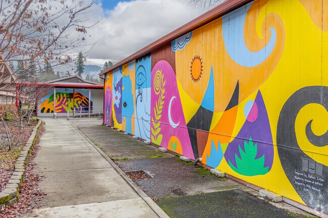 Stevenson Intermediate School is one of 4 public schools located near White Salmon.