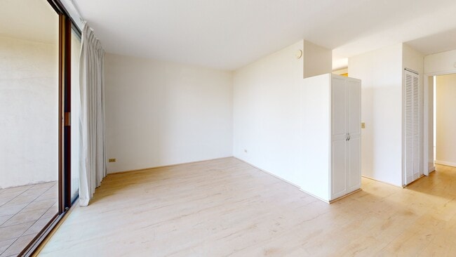 Kaimana Lanais Condominiums unit 2106, Honolulu, HI 96826 - photo 2