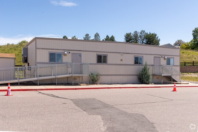 Castle Rock Elementary School offers a trailer style classroom style.