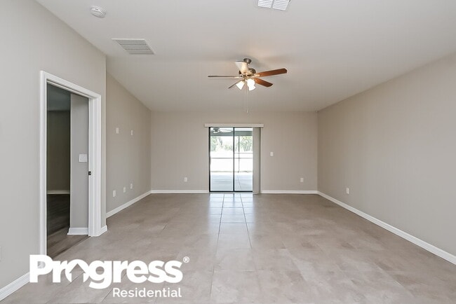 11222 Leland Groves Dr, Riverview, FL 33579 - photo 3