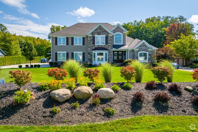 New homes in Mayfield Heights provide the perfect canvas to personalize your dream living space.