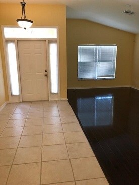 2271 Grove Dr, Naples, FL 34120