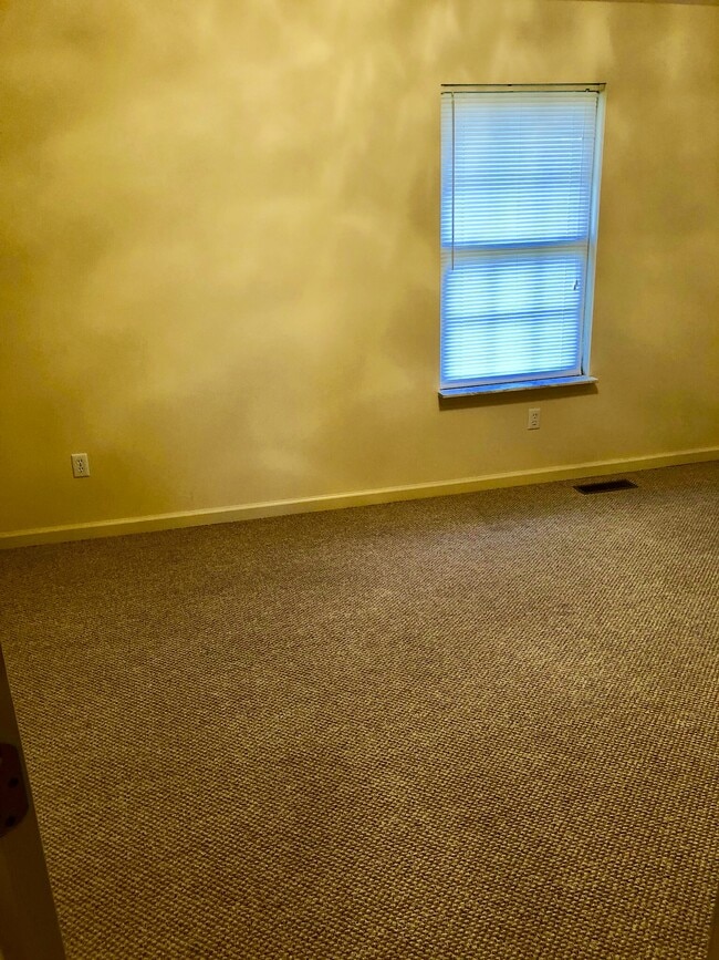 1146 Northwood Loop, Lawrenceburg, KY 40342 - photo 5