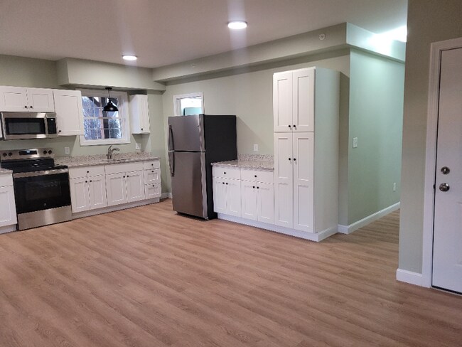 13 Myrtle St unit 2, Hillsborough, NH 03244 - photo 2