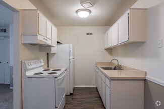 50631 Jefferson Ave, New Baltimore, MI 48047