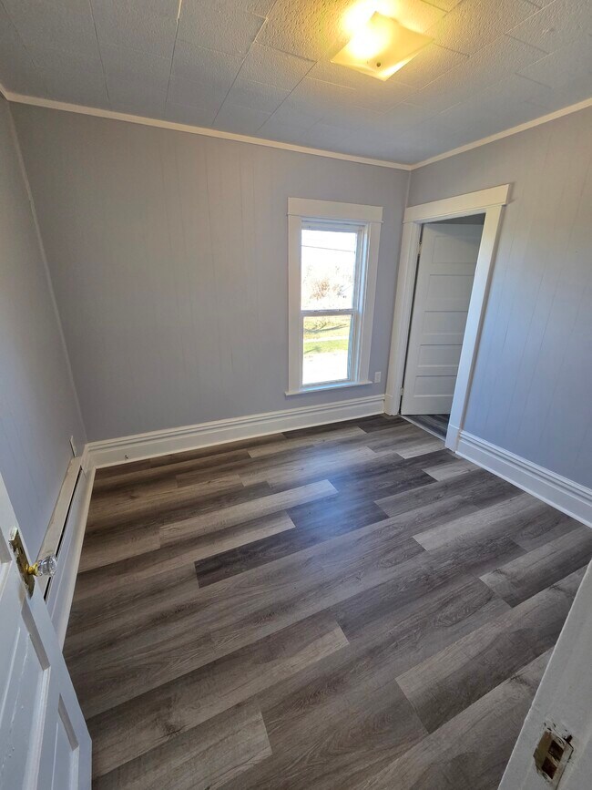 233 Delaware Ave unit 2, Muskegon, MI 49442 - photo 4