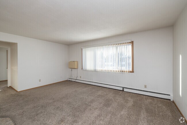Rockridge, Moorhead, MN 56560 - photo 3