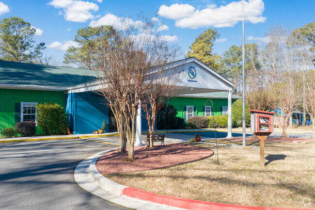 Covered Bridge Academy has a student-teacher ratio of 13 to 1.