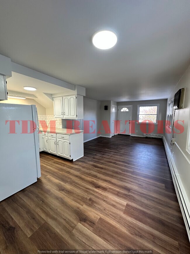 302 E Clinton St unit 302 E Clinton, Durand, MI 48429 - photo 6