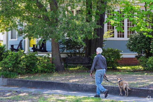 Carolina Heights is a highly walkable historic neighborhood in Wilmington, NC.