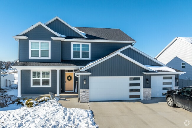 Larger contemporary homes are found in the sprawling outskirts of Marion.