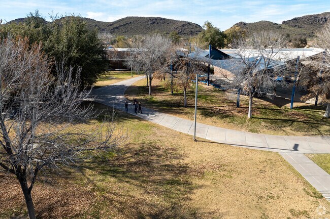 Twin Peaks Elementary School in Tucson, AZ serves 931 students.