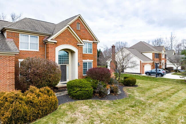 Homes in the Orange neighborhood have great landscaping.