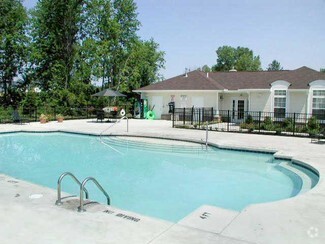 100 Mariners Cir, Sheffield Lake, OH 44054