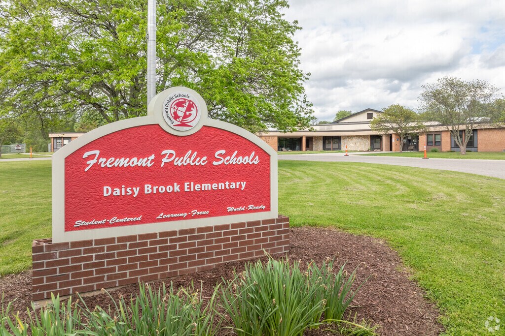 Daisy Brook Elementary School is located in Fremont, Michigan.