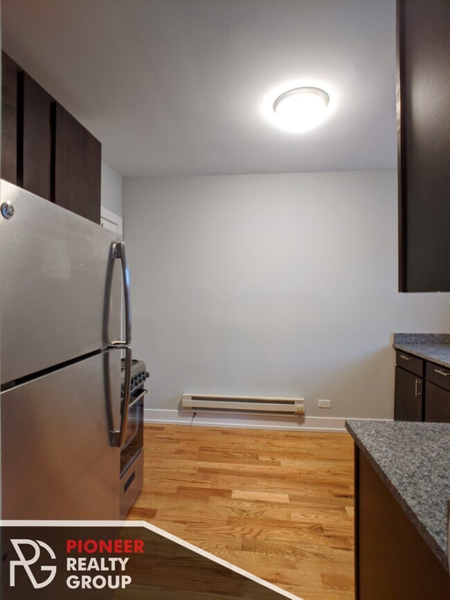 908 W George St unit 1, Chicago, IL 60657 - photo 4
