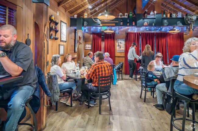 Tabernash Tavern may be the only restaurant and bar in town, but is highly popular for its American fare and craft cocktails.