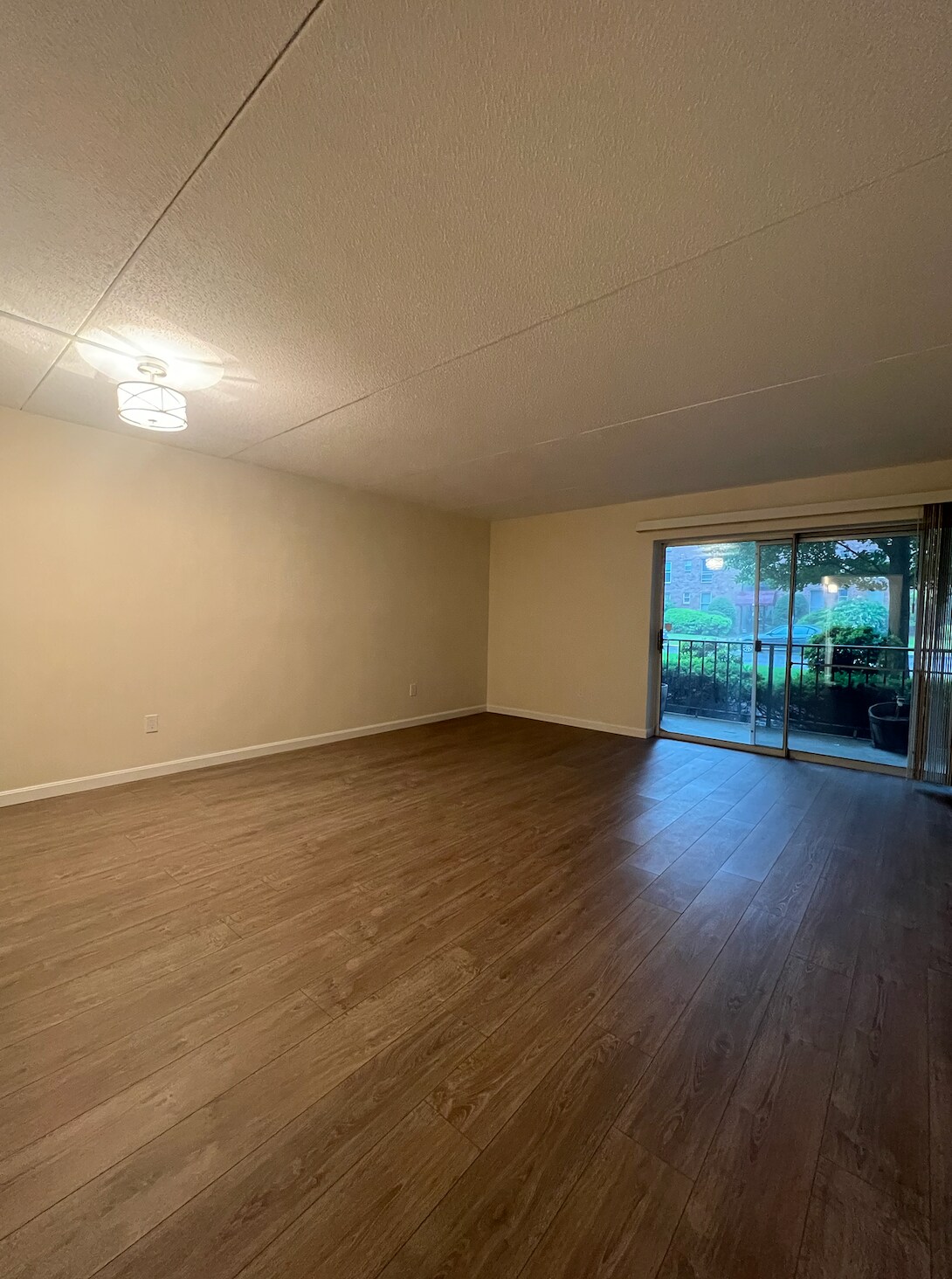 50-56 Broadlawn Park unit 1, Chestnut Hill, MA 02467 - photo 1