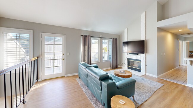 22031 Main St unit 10, Carson, CA 90745 - photo 2