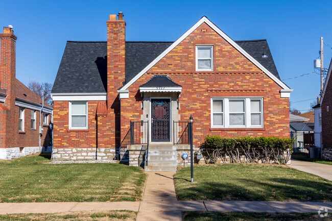 There is a noticeable pattern of design to North Pointe's homes.